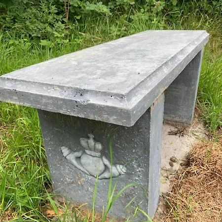 Sarahs At Pheasant Lane Apartment